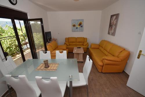 Vila Loza in Ratisevina