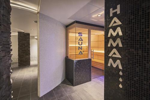 Kyriad Prestige Lyon Est - Saint Priest Eurexpo Hotel and SPA - main image