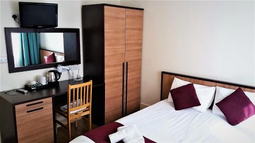 Pembury Hotel at Finsbury Park - image 3