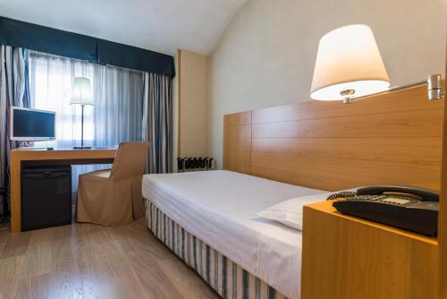 Infanta Mercedes - image 10