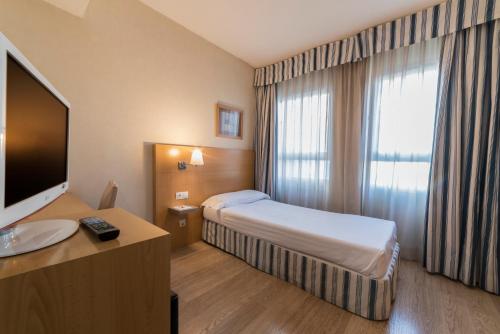 Infanta Mercedes - image 12