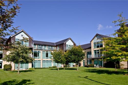 De Vere Cotswold Water Park Apartments 2