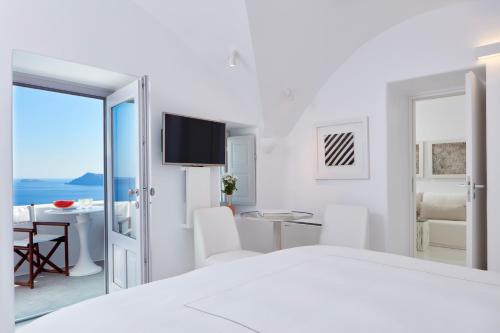 Canaves Oia Sunday Suites