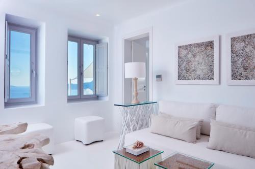 Canaves Oia Sunday Suites