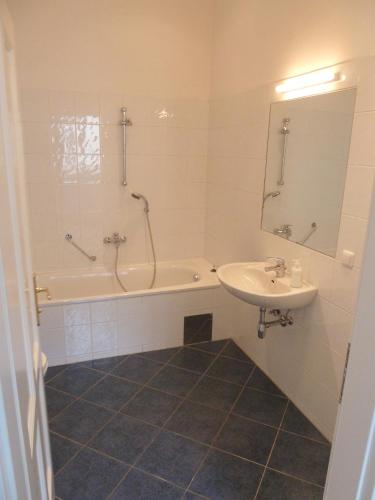 Sobieski Ring Apartments - image 14