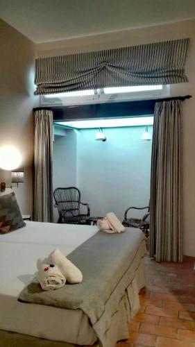 Budget Double Room image 3