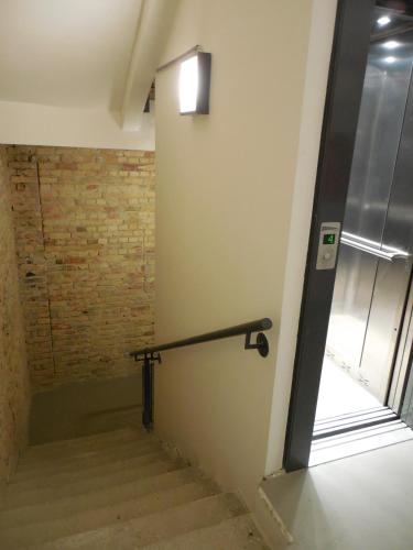 One-Bedroom Apartment image 7