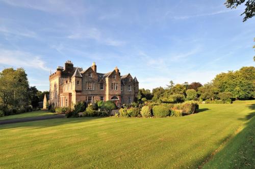 Вхід, Carnell Country Estate & Holiday Cottages in Ayrshire in Hurlford