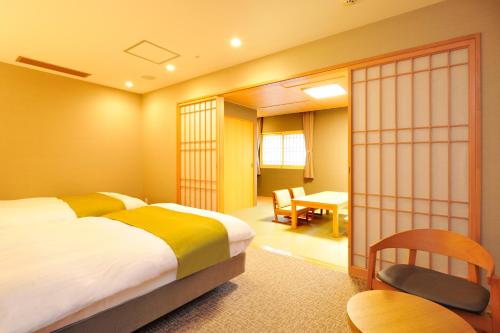 Superior Room with Tatami Area