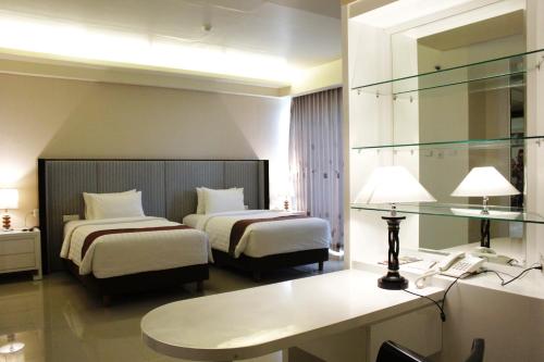 Guestroom, Golden Palace Hotel Lombok in Mataram