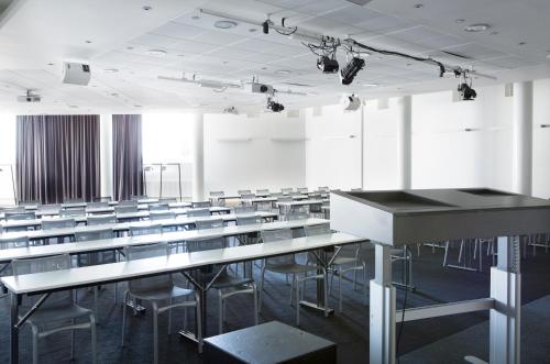 Comfort Hotel RunWay - image 3