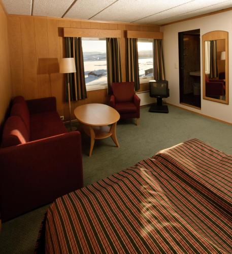 2 twin beds