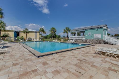 Gulf Terrace Condominiums - image 3