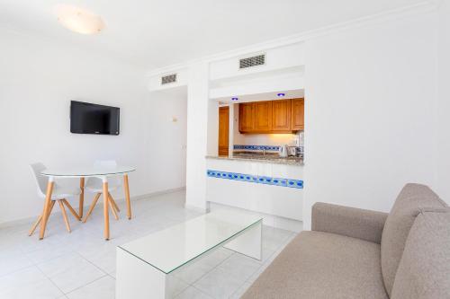 Aparthotel Duquesa Playa - image 11