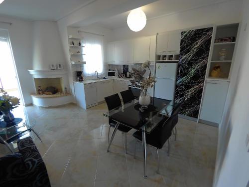 Diamond Apartments in 아기오스 콘스탄티노스 (프티오티다)