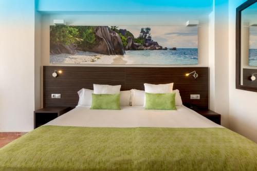 3 bedrooms, 5 beds