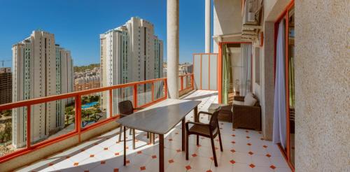 Magic Tropical Splash Magic Tropical Splash is conveniently located in the popular Playa de Poniente area. The property has everything you need for a comfortable stay. Service-minded staff will welcome and guide you at Mag