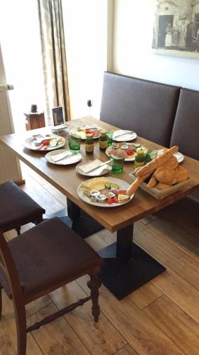 Pension Sunnseitn - Gasthof - Cafe - Weinkeller in Haslach An Der Muhl