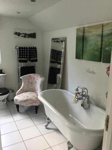 Hurstbourne in แคมเบอร์เลย์