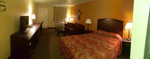 Cottonwood Inn & Suites