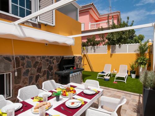 Villa with Private Pool image 1