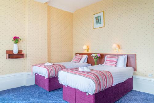Queens Hotel Room Type - Twin Room with Sea View