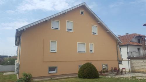 Viesnīcas āriene, Sobe Mrak in Ždralovi