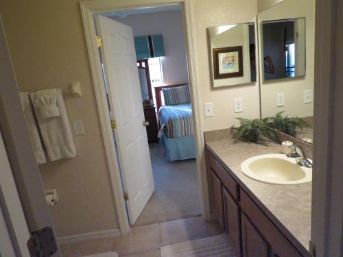 Kissimmee Area Pool Home thumb 2