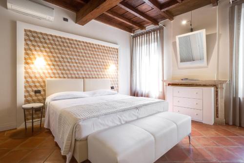 Ferrara Rooms - image 3