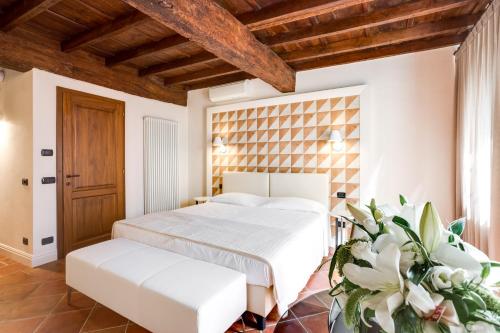 Photo - Ferrara Rooms