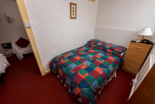 Lyndale Holiday Flats - image 2