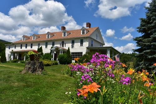 Harbour House Inn B&B in Cheshire, USA