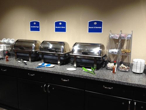 Boarders Inn & Suites by Cobblestone Hotels - Grand Island - main image