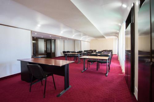 Hotel Silva Busteni - image 11
