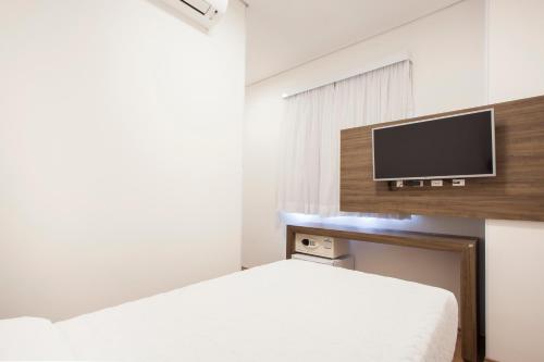 Single Room image 7