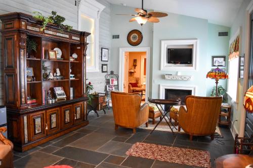 The Richard Johnston Inn & 1890 Caroline House in Fredericksburg városközpont