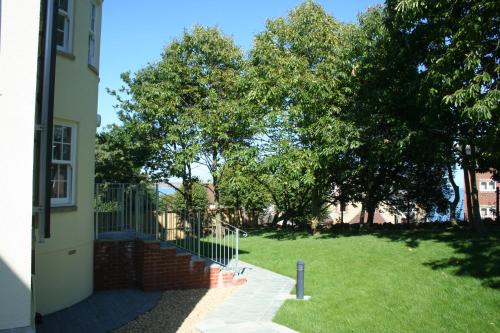Highlands Apartment 4 - image 6