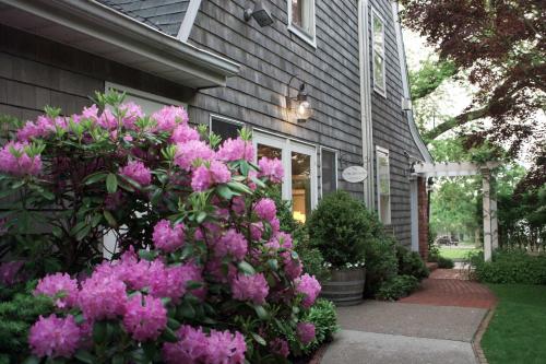 Mill House Inn - 출입구