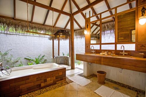 Two Bedroom Beach Villa Suite image 3