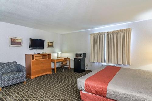 Motel 6-Grand Rapids, MI - Northeast