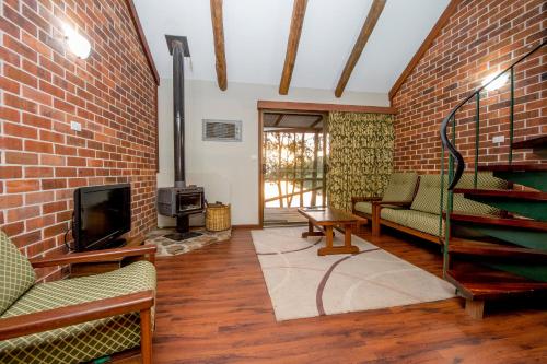 Evedon Lakeside Retreat in Burekup