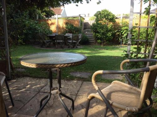 Cavell House Bed and Breakfast in คลีวีดัน