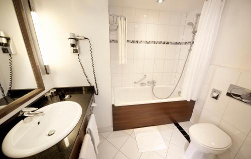 Bilderberg Parkhotel Rotterdam Room Type - Double or Twin Room Bilderberg Parkhotel Rotterdam Room Type - Double or Twin Room