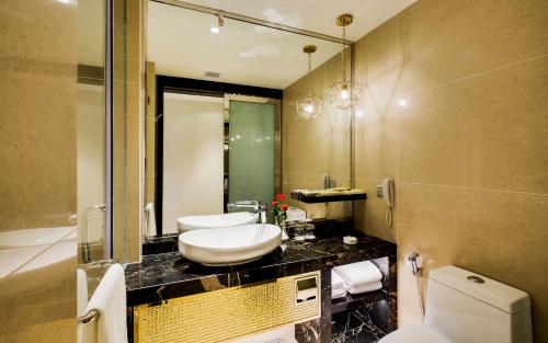 room detail thumbnail 2