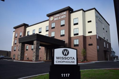 Cobblestone Hotel & Suites - Stevens Point