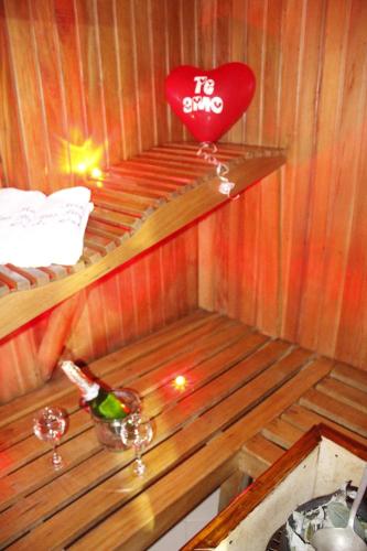 Motel Piramides De Cristal – Bogota, NY