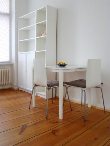 Rooms & Apartment near Zoologischen Garten - image 5