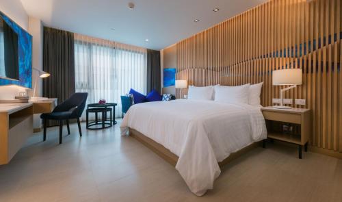 room detail thumbnail 1