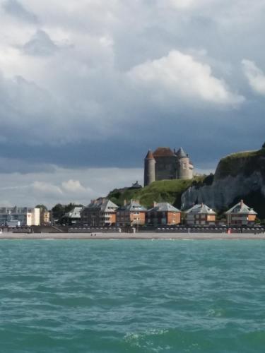 EGG HOTEL - HOTEL LES GENS DE MER Dieppe