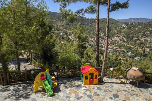 Ricky Chalet Near Troodos in Spilia
